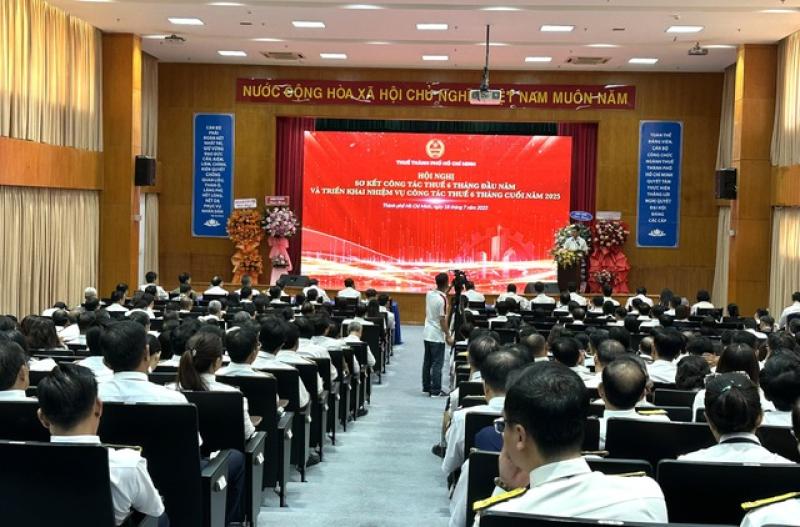2313 thông báo tạm hoãn xuất cảnh do nợ thuế - Ảnh 1.