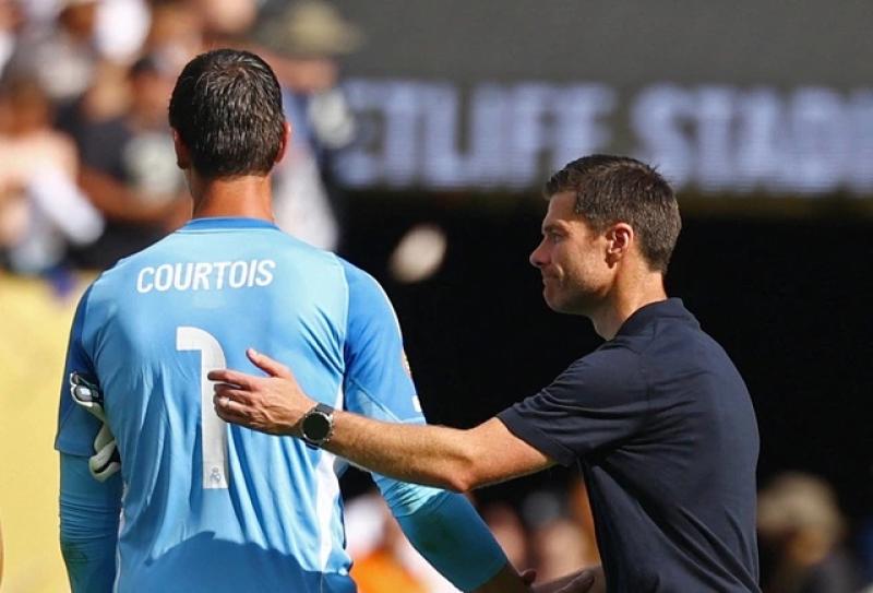 Real Madrid hỗn loạn vì thua đậm PSG, Chủ tịch Perez họp riêng với từng cầu thủ: Cải tổ! - Ảnh 1. Real Madrid hỗn loạn vì thua đậm PSG, Chủ tịch Perez họp riêng với từng cầu thủ: Cải tổ! - Ảnh 1.