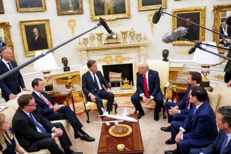Chiến sự Ukraine ngày 1.237: Ông Trump gây sức ép với Nga, Moscow nói về đàm phán - Ảnh 1.