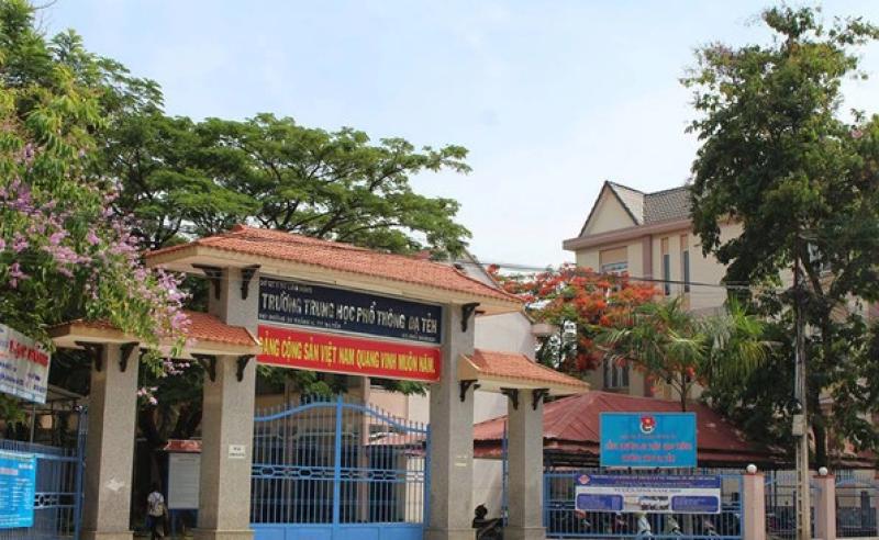 Lâm Đồng có 321 thí sinh đạt điểm 10 trong kỳ thi tốt nghiệp THPT 2025 - Ảnh 2. Lâm Đồng có 321 thí sinh đạt điểm 10 trong kỳ thi tốt nghiệp THPT 2025 - Ảnh 2.