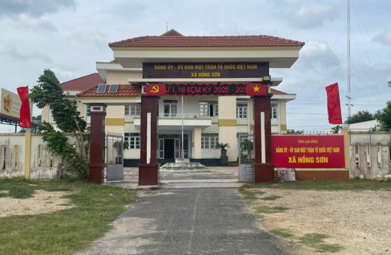 Hồng Sơn vươn lên từ khô hạn với cây mè đen và thanh long đầy triển vọng - Ảnh 4. Hồng Sơn vươn lên từ khô hạn với cây mè đen và thanh long đầy triển vọng - Ảnh 4.
