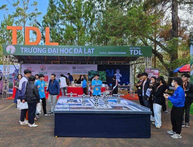 Điểm xét tuyển năm 2025 của đại học Đà Lạt: Ngành sư phạm cao nhất - Ảnh 1. Điểm xét tuyển năm 2025 của đại học Đà Lạt: Ngành sư phạm cao nhất - Ảnh 1.