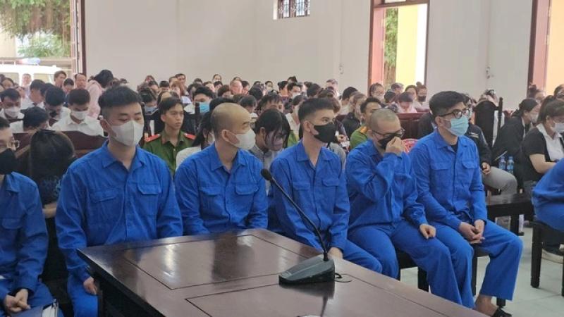 Xét xử đường dây lừa đảo‘lùa’ khách đi xem đất: Khách bị bán thông tin ra sao?- Ảnh 1. Xét xử đường dây lừa đảo‘lùa’ khách đi xem đất: Khách bị bán thông tin ra sao?- Ảnh 1.
