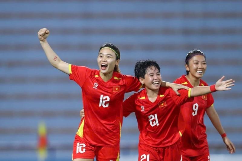 Đội tuyển nữ Việt Nam quá vượt trội, nhưng... - Ảnh 1. Đội tuyển nữ Việt Nam quá vượt trội, nhưng... - Ảnh 1.