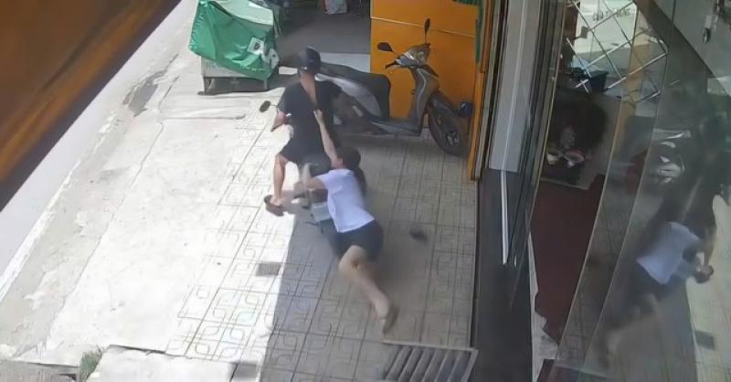 Bắt kẻ cướp tiệm vàng đường Võ Văn Vân ở TP.HCM- Ảnh 1. Bắt kẻ cướp tiệm vàng đường Võ Văn Vân ở TP.HCM- Ảnh 1.