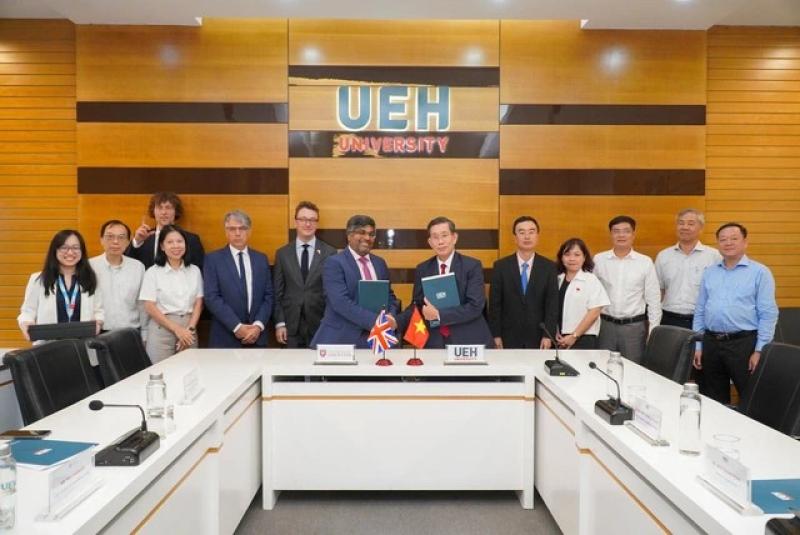 Đại học Kinh tế TP.HCM và Đại học Leicester của Anh ký hợp tác toàn diện- Ảnh 2. Đại học Kinh tế TP.HCM và Đại học Leicester của Anh ký hợp tác toàn diện- Ảnh 2.