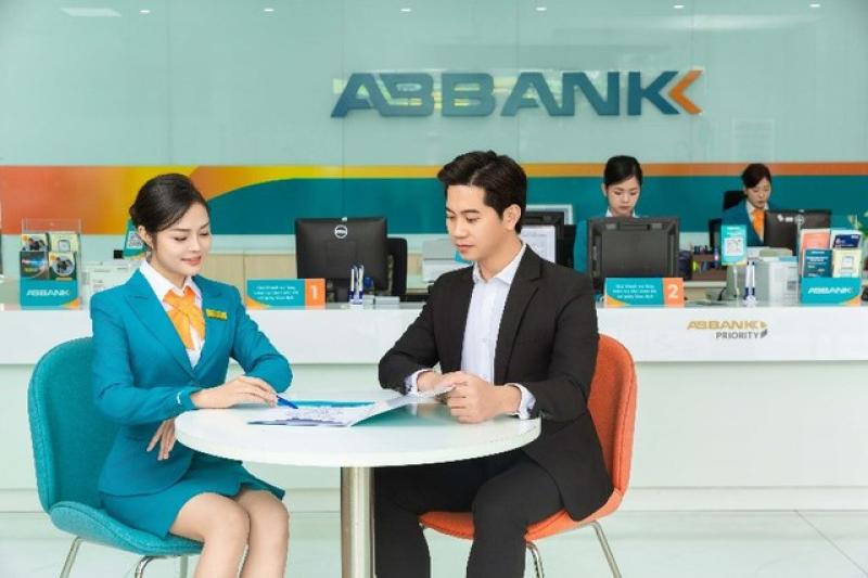 Quả ngọt từ cải tổ bộ máy: ABBANK bứt phá mạnh mẽ nửa đầu năm 2025 - Ảnh 3. Quả ngọt từ cải tổ bộ máy: ABBANK bứt phá mạnh mẽ nửa đầu năm 2025 - Ảnh 3.