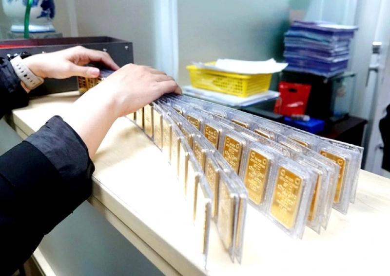 Giá vàng hôm nay 9.7.2025: Bán chốt lời khiến vàng giảm mạnh- Ảnh 1. Giá vàng hôm nay 9.7.2025: Bán chốt lời khiến vàng giảm mạnh- Ảnh 1.