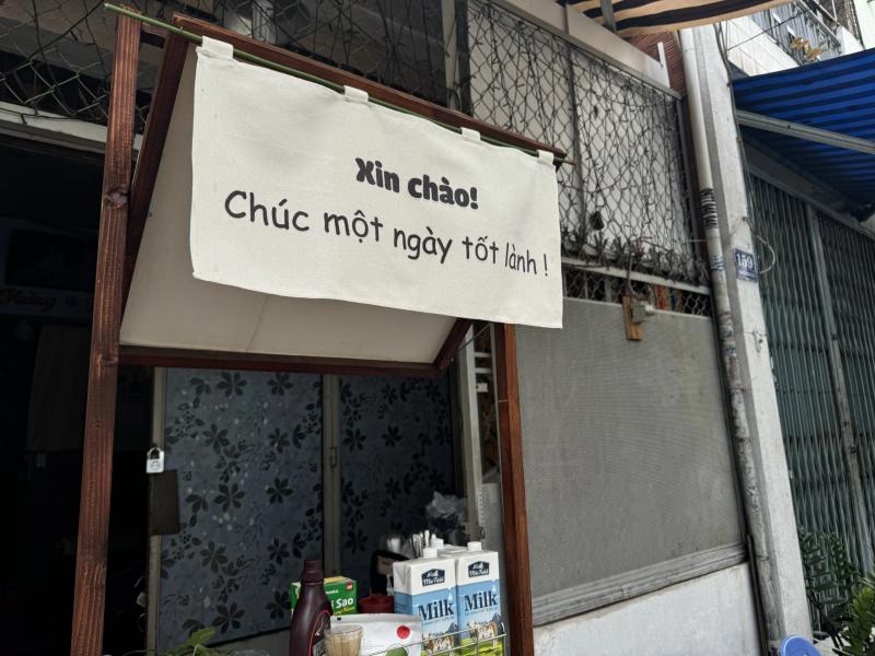 Những hàng quán gây thương nhớ vì bảng hiệu dễ thương, lan tỏa năng lượng tích cực - Ảnh 1.