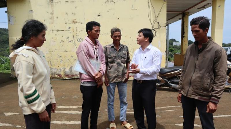 Đưa dịch vụ hành chính công về thôn ấp để phục vụ người dân tốt hơn - Ảnh 6.
