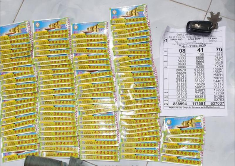 Xổ số miền Nam ngày 21 tháng 7: Đại lý đổi 107 tờ trúng số, có người trúng 28 tờ- Ảnh 1. Xổ số miền Nam ngày 21 tháng 7: Đại lý đổi 107 tờ trúng số, có người trúng 28 tờ- Ảnh 1.