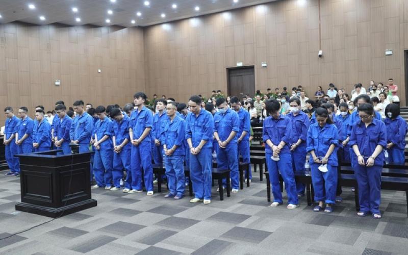 Giám đốc 'tập đoàn' đòi nợ kiểu 'khủng bố điện thoại' bị tuyên hơn 12 năm tù - Ảnh 2.