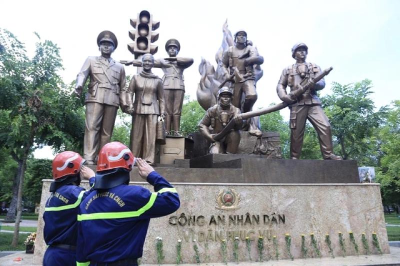 Hy sinh vì cuộc sống bình yên trong ngày thương binh liệt sĩ 27 . 7 - Ảnh 1. Hy sinh vì cuộc sống bình yên trong ngày thương binh liệt sĩ 27 . 7 - Ảnh 1.