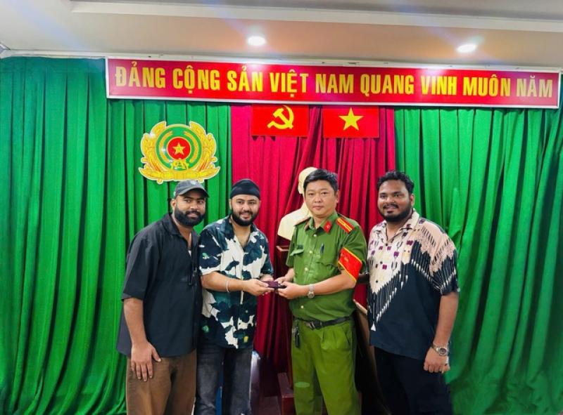 Công an phường Chợ Quán liên tiếp tìm lại tài sản bị mất cho người dân- Ảnh 2. Công an phường Chợ Quán liên tiếp tìm lại tài sản bị mất cho người dân- Ảnh 2.