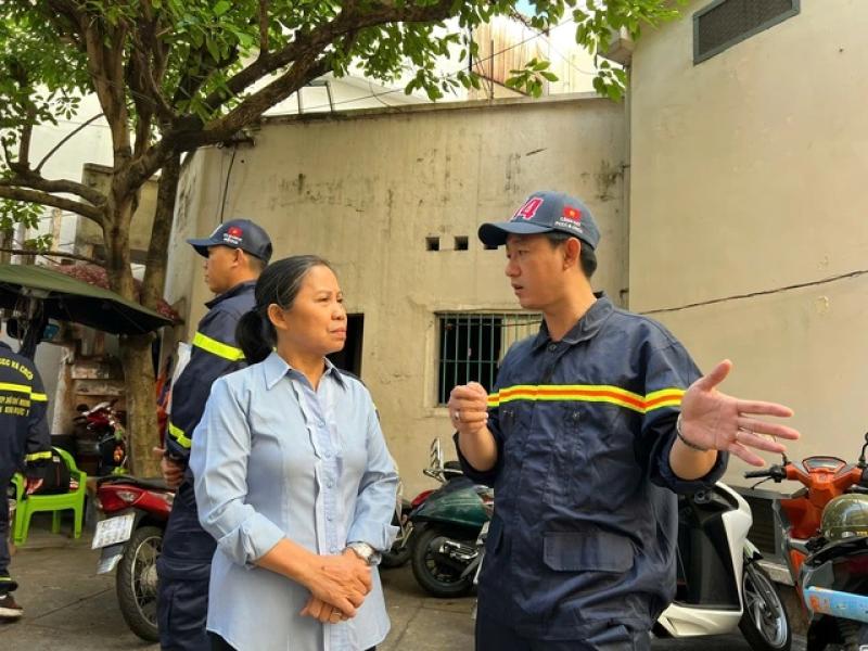 Công an TP.HCM 'gõ cửa từng nhà' tháo lồng sắt và trấn áp tội phạm- Ảnh 6. Công an TP.HCM 'gõ cửa từng nhà' tháo lồng sắt và trấn áp tội phạm- Ảnh 6.