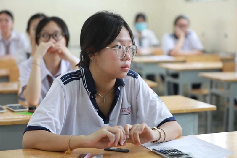 Đề thi tốt nghiệp THPT 2025 có phù hợp với chương trình giáo dục mới không? - Ảnh 1. Đề thi tốt nghiệp THPT 2025 có phù hợp với chương trình giáo dục mới không? - Ảnh 1.
