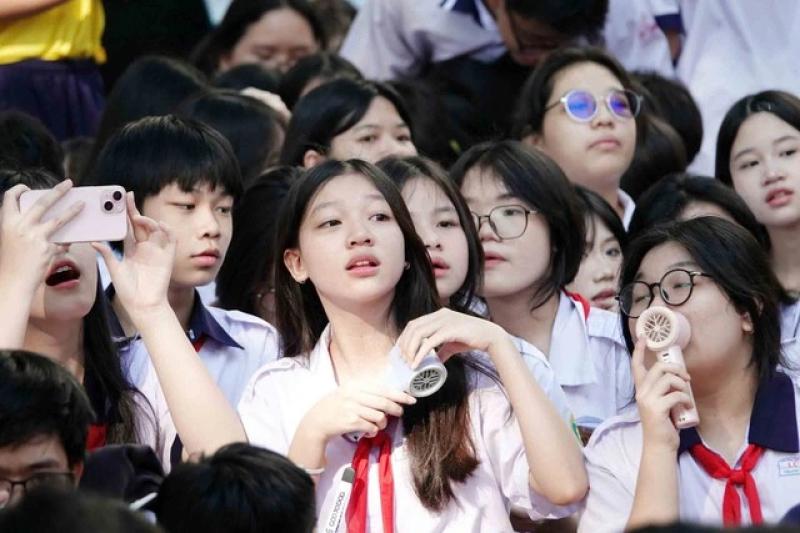 Cần làm tốt công tác tư vấn chọn môn từ lớp 9 - Ảnh 1.