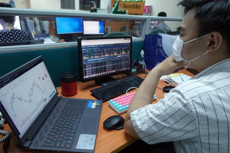 Bất động sản, chứng khoán 'choáng' vì thuế- Ảnh 3. Bất động sản, chứng khoán 'choáng' vì thuế- Ảnh 3.