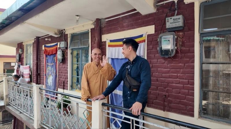 Chàng trai gặp lại bố sau hơn 15 năm bố ẩn tu - Ảnh 1.
