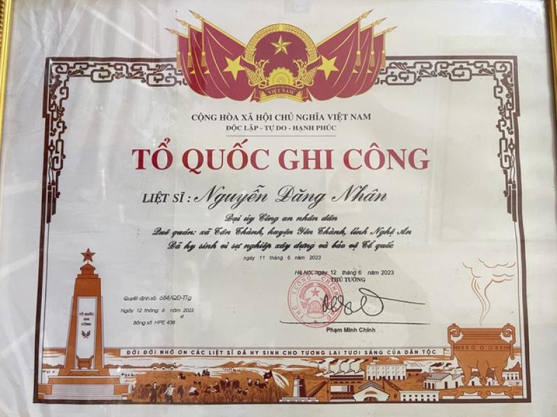 Hy sinh vì cuộc sống bình yên: Tiếp bước con đường vinh quang công an nhân dân- Ảnh 2. Hy sinh vì cuộc sống bình yên: Tiếp bước con đường vinh quang công an nhân dân- Ảnh 2.