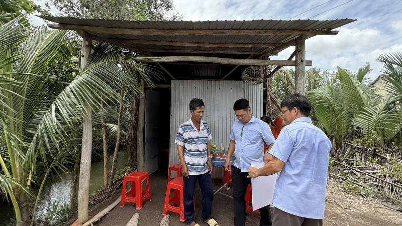 2 công nhân làm ở Đồng Nai gặp tai nạn, nhà bị sập được tặng nhà mới- Ảnh 1. 2 công nhân làm ở Đồng Nai gặp tai nạn, nhà bị sập được tặng nhà mới- Ảnh 1.