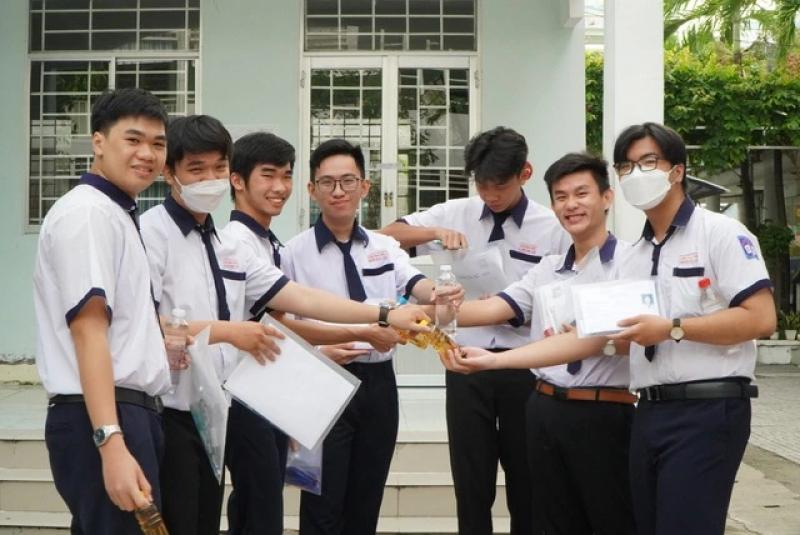 Trường ĐH Cần Thơ lấy điểm sàn từ 15-21,5 điểm - Ảnh 2.