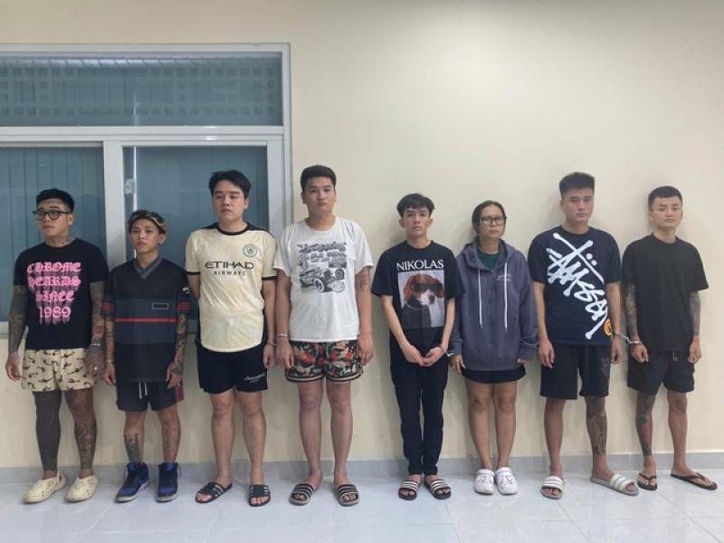 Khởi tố 8 người trong đường dây 'bóng cười' trăm tỷ núp bóng quán bar ở TP.HCM- Ảnh 2. Khởi tố 8 người trong đường dây 'bóng cười' trăm tỷ núp bóng quán bar ở TP.HCM- Ảnh 2.