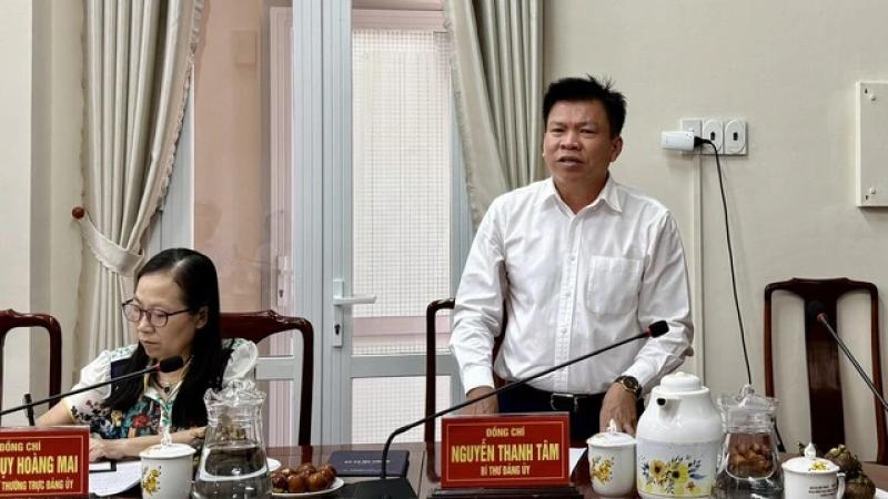 TP.HCM: Bí thư Lái Thiêu muốn đưa Trung tâm phục vụ hành chính công về khu phố- Ảnh 1. TP.HCM: Bí thư Lái Thiêu muốn đưa Trung tâm phục vụ hành chính công về khu phố- Ảnh 1.