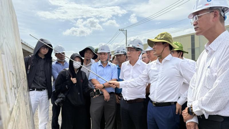 TP.HCM: Phó chủ tịch Bùi Văn Cường kiểm tra công trình giao thông, tháo gỡ ùn tắc- Ảnh 2. TP.HCM: Phó chủ tịch Bùi Văn Cường kiểm tra công trình giao thông, tháo gỡ ùn tắc- Ảnh 2.