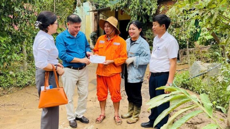 EVNGENCO1 trao 1 tỉ đồng hỗ trợ người dân ảnh hưởng mưa lũ tại Nghệ An- Ảnh 4. EVNGENCO1 trao 1 tỉ đồng hỗ trợ người dân ảnh hưởng mưa lũ tại Nghệ An- Ảnh 4.