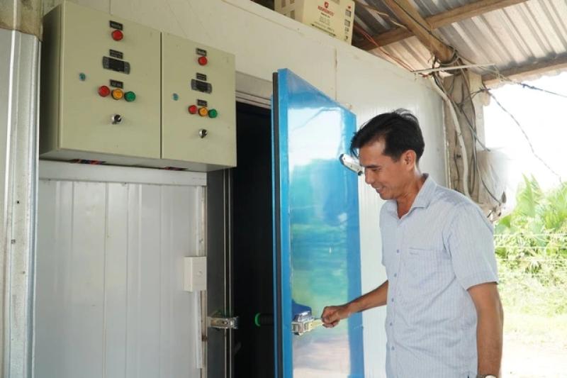 Mận hồng Sân Tiên ở miền Tây có gì lạ mà giá tới 230.000 đồng/kg? - Ảnh 6.