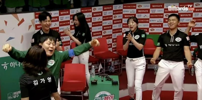 Billiards: Cơ thủ Việt Nam cùng đồng đội nước rút thần tốc, ngược dòng vô địch PBA- Ảnh 2. Billiards: Cơ thủ Việt Nam cùng đồng đội nước rút thần tốc, ngược dòng vô địch PBA- Ảnh 2.