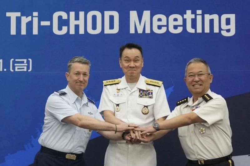 Mỹ - Nhật - Hàn tập trận với máy bay ném bom B-52, ra tuyên bố chung- Ảnh 2. Mỹ - Nhật - Hàn tập trận với máy bay ném bom B-52, ra tuyên bố chung- Ảnh 2.