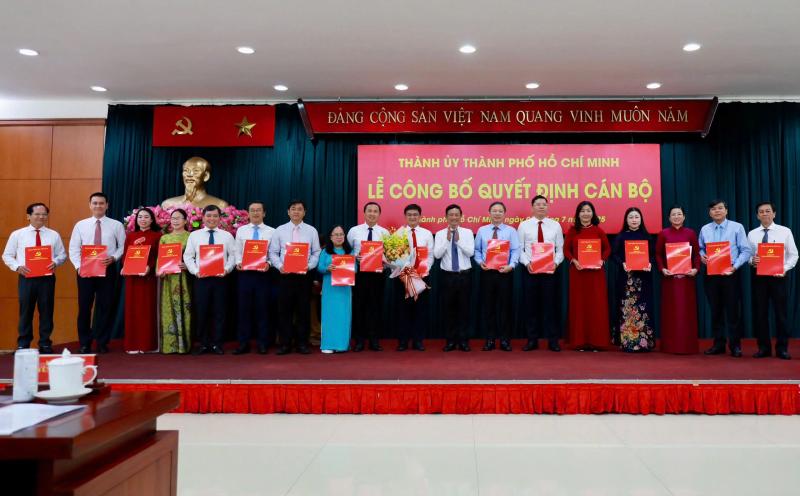 Ông Nguyễn Thanh Nghị: 'Hôm nay là ngày đặc biệt với TP.HCM' - Ảnh 9.