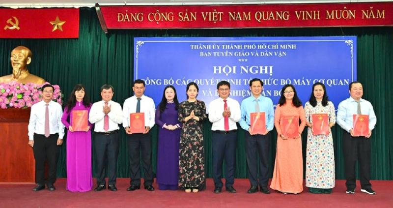 Ban Tuyên giáo và Dân vận Thành ủy TP.HCM công bố nhân sự chủ chốt cấp phòng- Ảnh 1.