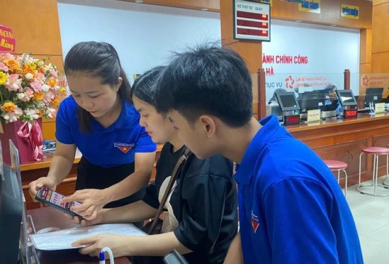 Đồng loạt lập đội thanh niên tình nguyện chuyển đổi số - Ảnh 1.