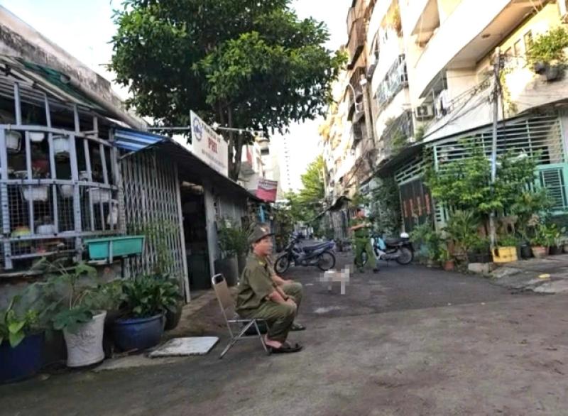TP.HCM: Người dân kể lại giây phút cháy cư xá Độc Lập  8 người tử vong- Ảnh 2.