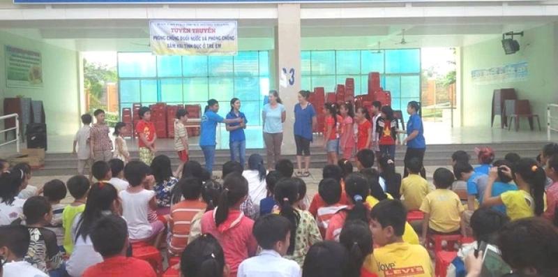 TP.HCM: 2 bé trai ở xã Đông Thạnh đuối nước khi cùng bạn ra bờ sông chơi- Ảnh 1. TP.HCM: 2 bé trai ở xã Đông Thạnh đuối nước khi cùng bạn ra bờ sông chơi- Ảnh 1.