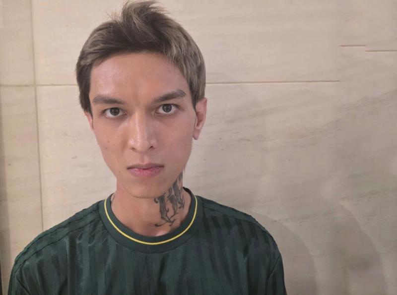 Rapper Bình “ Gold ” bị bắt vì cướp taxi và dương tính với ma túy - Ảnh 1. Rapper Bình “ Gold ” bị bắt vì cướp taxi và dương tính với ma túy - Ảnh 1.