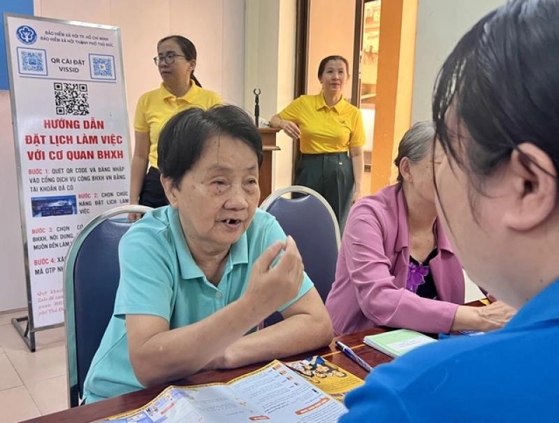 BHXH TP.HCM đề xuất hỗ trợ bảo hiểm y tế cho người cao tuổi - Ảnh 1. BHXH TP.HCM đề xuất hỗ trợ bảo hiểm y tế cho người cao tuổi - Ảnh 1.