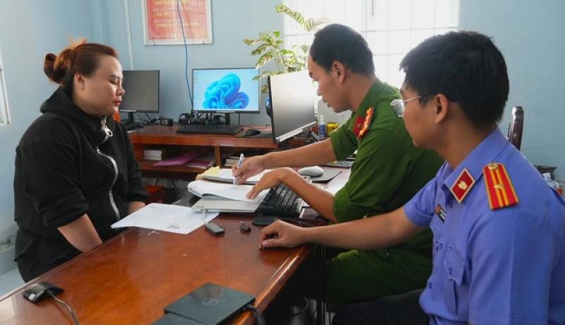 Đồng Tháp: Bị khởi tố vì chiếm dụng 100 triệu đồng người khác chuyển khoản nhầm- Ảnh 1.