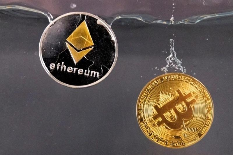 Giá Bitcoin tăng vọt, lập kỷ lục mới - Ảnh 1.