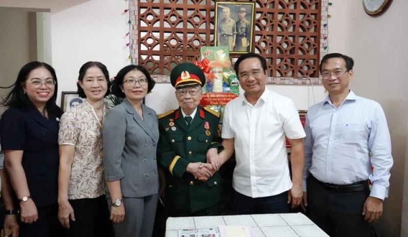 Chủ tịch Nguyễn Văn Được thăm đại tá trải qua 3 cuộc chiến - Ảnh 3.