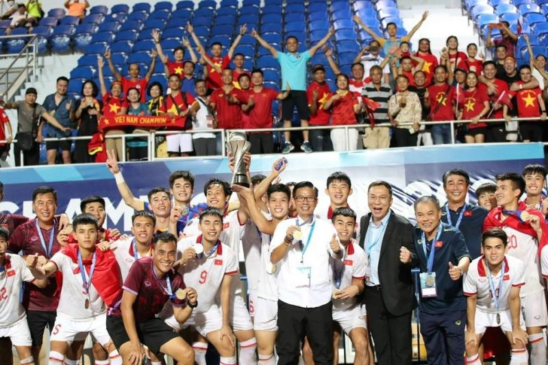 U.23 Việt Nam ‘cực khỏe’ trước trận đại chiến, sẵn sàng cả trí và lực đánh bại Indonesia- Ảnh 5. U.23 Việt Nam ‘cực khỏe’ trước trận đại chiến, sẵn sàng cả trí và lực đánh bại Indonesia- Ảnh 5.
