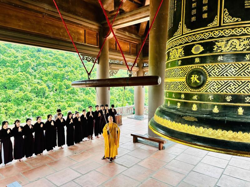 Hơn 18.000 ngôi chùa cả nước cử chuông trống bát nhã cầu quốc thái dân an sáng nay- Ảnh 12.