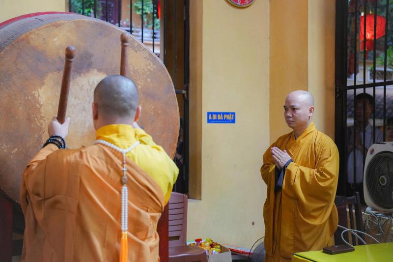Hơn 18.000 ngôi chùa cả nước cử chuông trống bát nhã cầu quốc thái dân an sáng nay- Ảnh 10.
