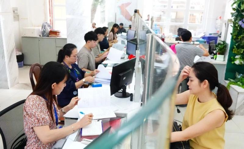 TP.HCM chi hơn 770 tỉ đồng hỗ trợ cán bộ, công chức nghỉ việc trước tuổi - Ảnh 1.
