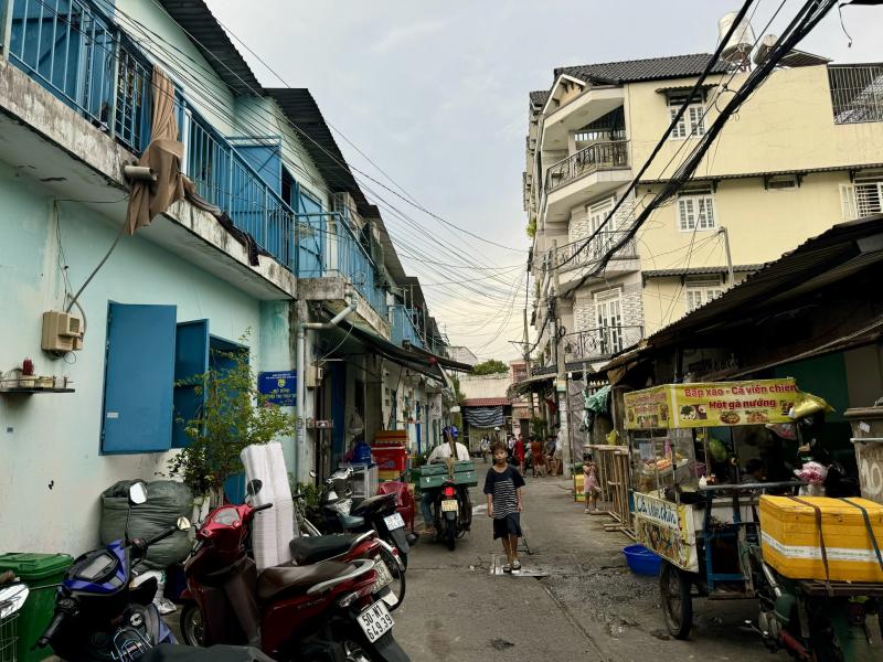 Lao động trên 35 tuổi tìm việc: Vì sao rời nhà máy may, về nhà trọ làm xuyên đêm? - Ảnh 3. Lao động trên 35 tuổi tìm việc: Vì sao rời nhà máy may, về nhà trọ làm xuyên đêm? - Ảnh 3.