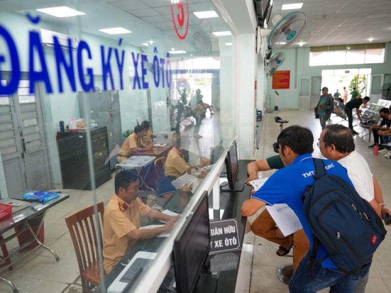 Tăng lệ phí đăng ký xe của Vũng Tàu, Bình Dương lên 20 triệu đồng - Ảnh 1.