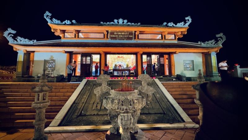 288 ngọn nến thắp giữa Trường Sơn, tưởng niệm những người 'chưa kịp trở về'- Ảnh 4.